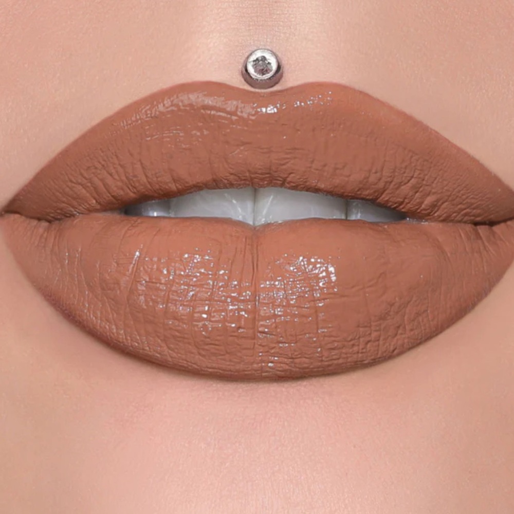 Jeffree Star Mannequin Supreme Gloss color, pale nude color, new in box